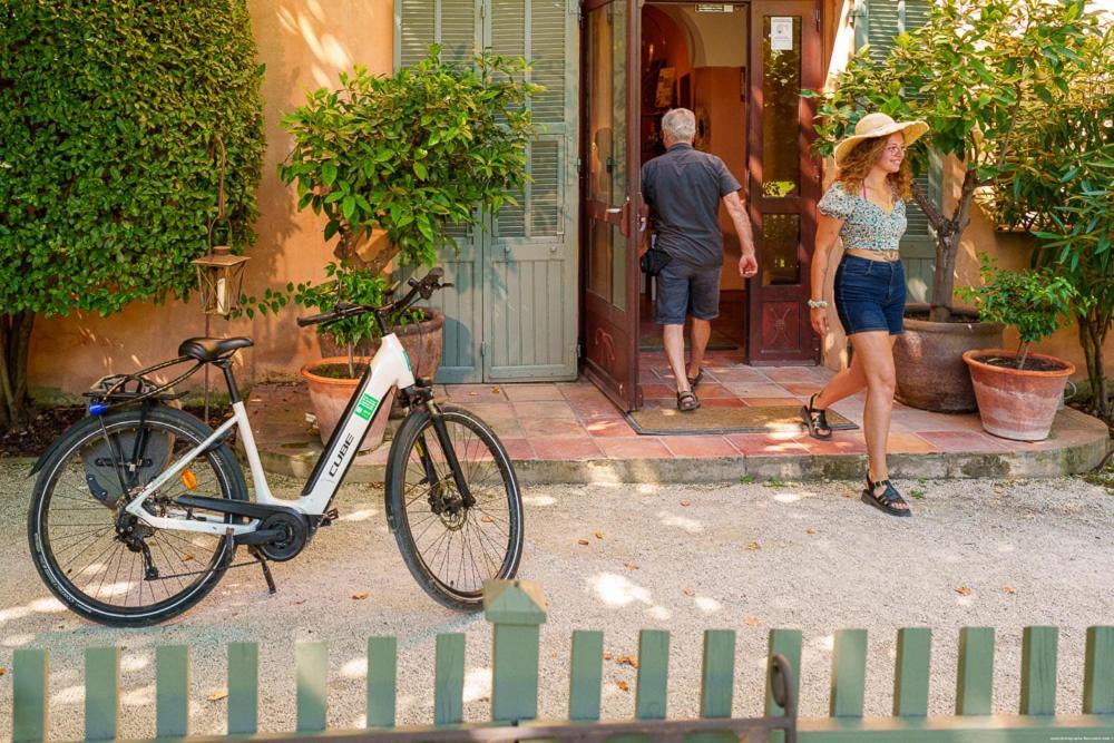 Des Gres & Restaurant Sous Les Platanes 3* Lagnes